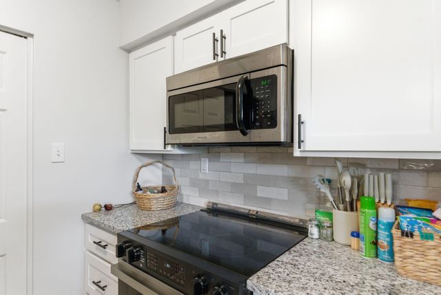 421 Redding Road 99, Lexington, KY 40517