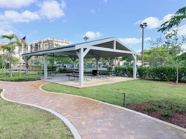1400 Saint Charles PL 314, Pembroke Pines, FL 33026