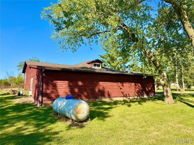 328 Booneslick Road, New Florence, MO 63363