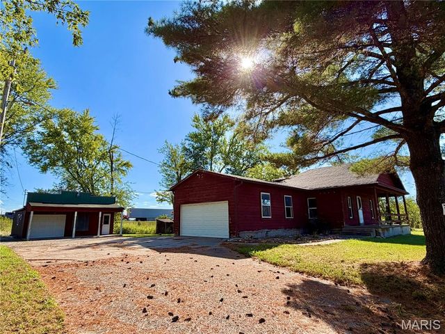 328 Booneslick Road, New Florence, MO 63363