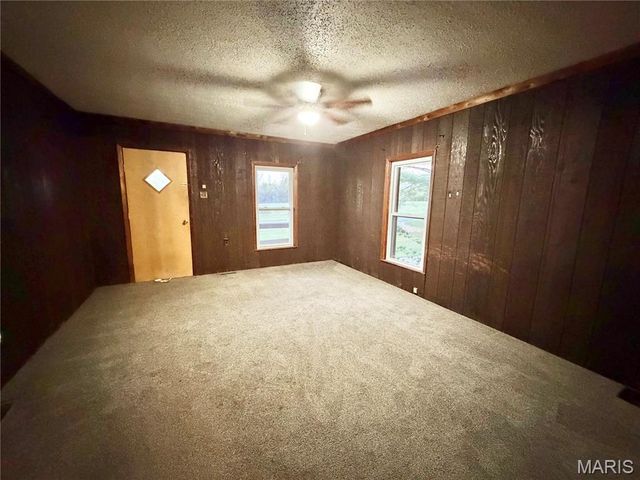 328 Booneslick Road, New Florence, MO 63363