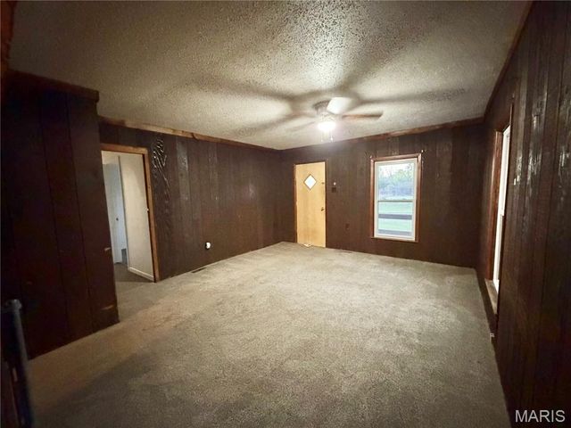 328 Booneslick Road, New Florence, MO 63363