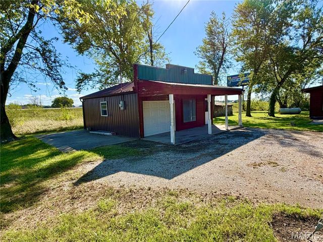 328 Booneslick Road, New Florence, MO 63363