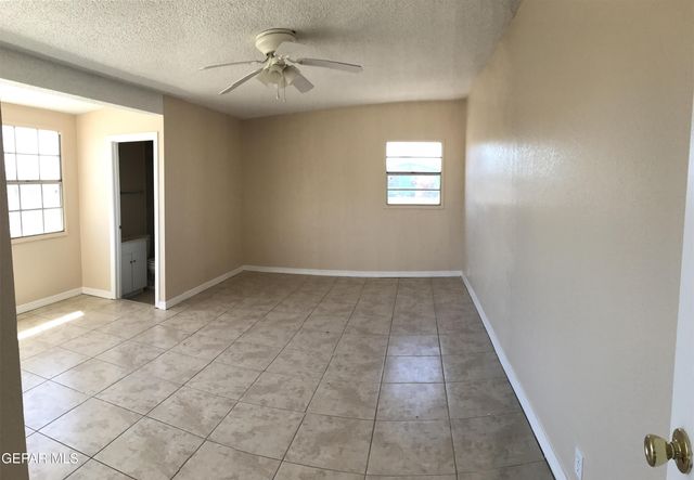 8300 CAPITAN Circle, El Paso, TX 79904