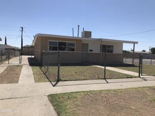 8300 CAPITAN Circle, El Paso, TX 79904
