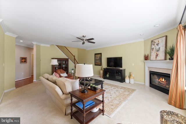 8305 DOUBLE EAGLE ST, Gainesville, VA 20155