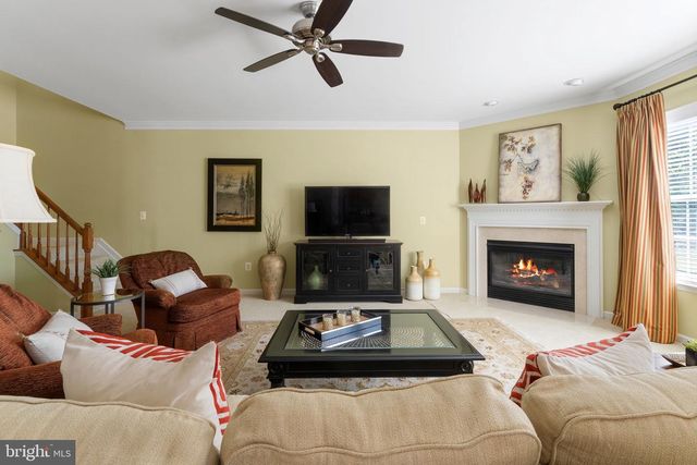 8305 DOUBLE EAGLE ST, Gainesville, VA 20155