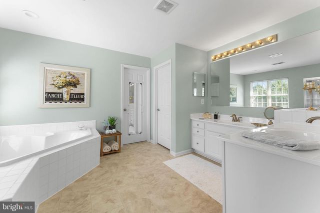 8305 DOUBLE EAGLE ST, Gainesville, VA 20155