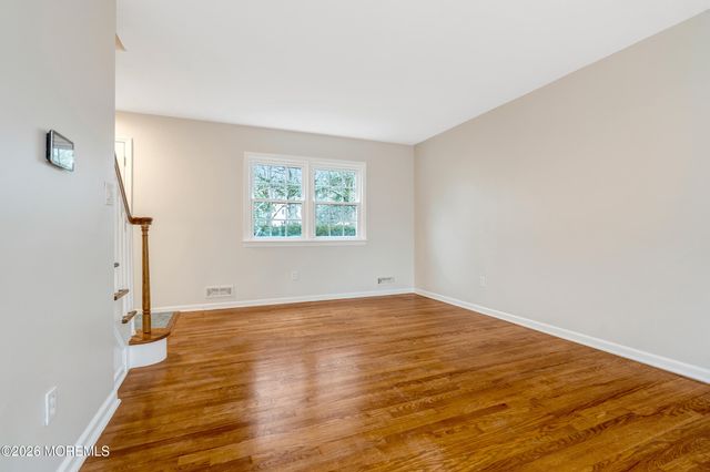 429 Lake Avenue, Oakhurst, NJ 07755