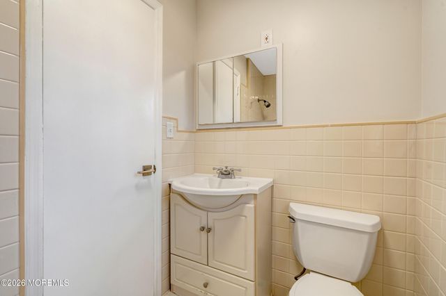 429 Lake Avenue, Oakhurst, NJ 07755