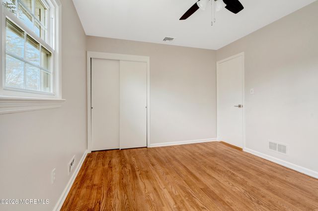 429 Lake Avenue, Oakhurst, NJ 07755