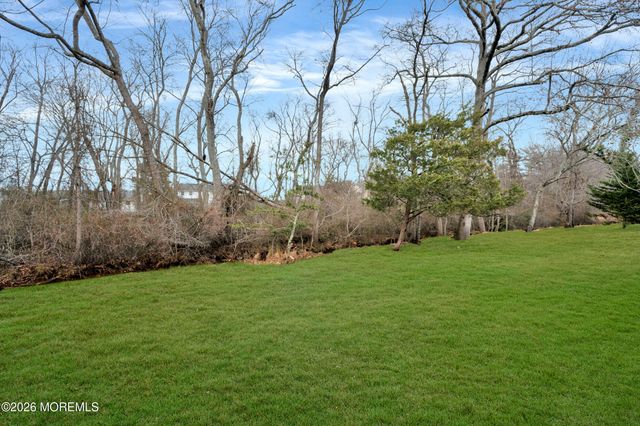 429 Lake Avenue, Oakhurst, NJ 07755