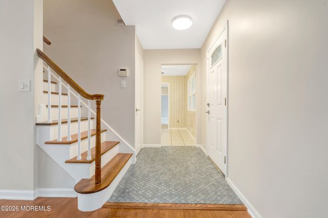 429 Lake Avenue, Oakhurst, NJ 07755