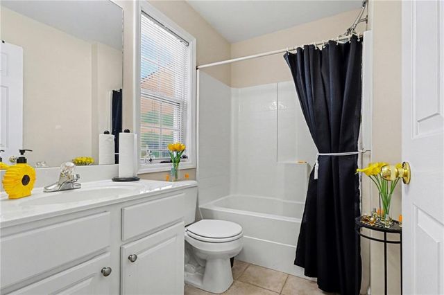 828 Cooper Lakes Court, Grayson, GA 30017