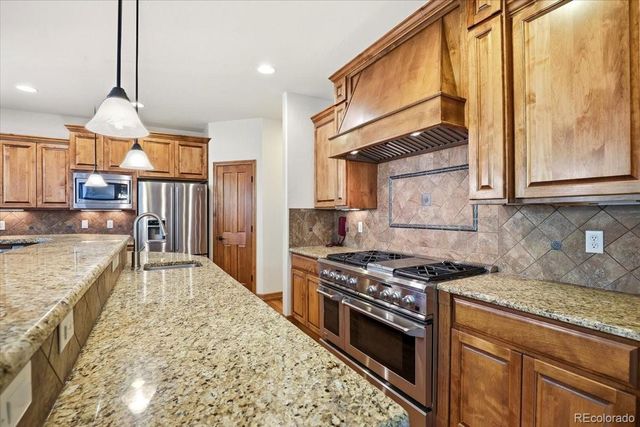 1860 S Manor Lane, Lakewood, CO 80232