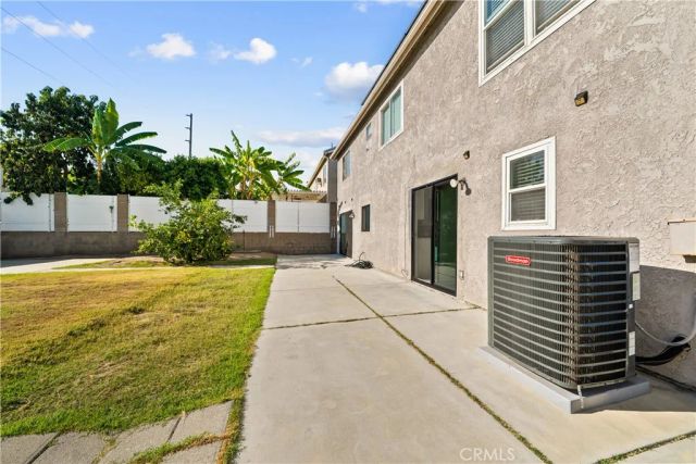 11568 Luanda Street, Sylmar, CA 91342