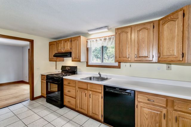 71 Birch Bluffs Drive, Westfield, MA 01085