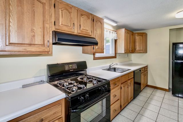 71 Birch Bluffs Drive, Westfield, MA 01085