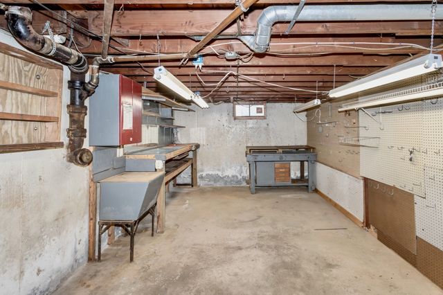71 Birch Bluffs Drive, Westfield, MA 01085