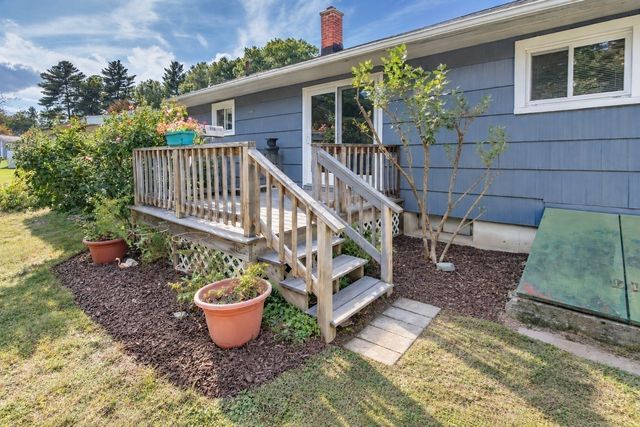 71 Birch Bluffs Drive, Westfield, MA 01085
