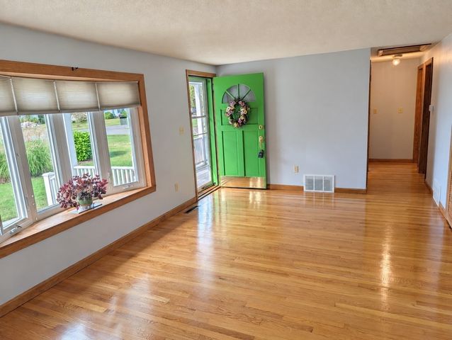 71 Birch Bluffs Drive, Westfield, MA 01085