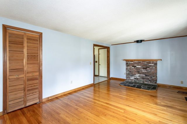71 Birch Bluffs Drive, Westfield, MA 01085
