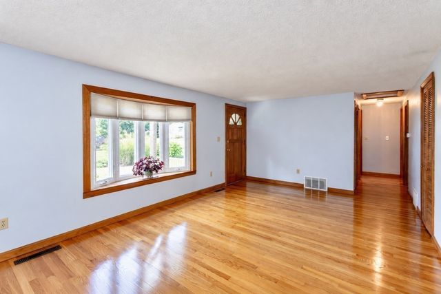 71 Birch Bluffs Drive, Westfield, MA 01085