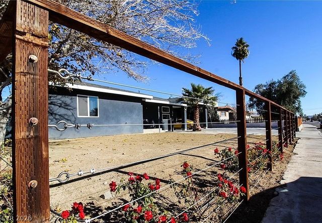 811 East Oakey Boulevard, Las Vegas, NV 89104