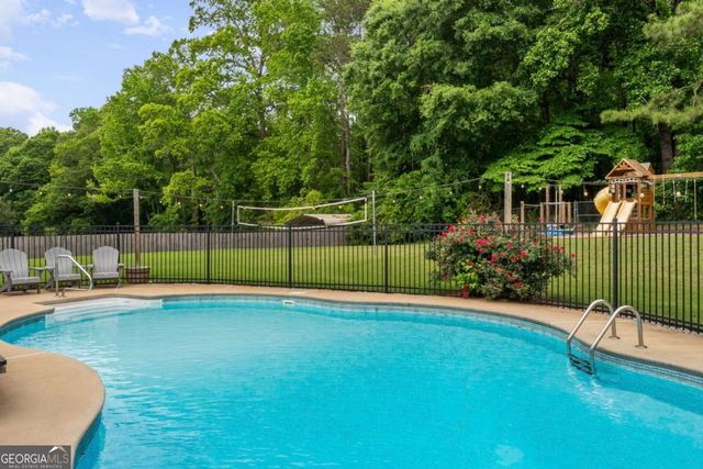 122 Crescent Drive, Newnan, GA 30265