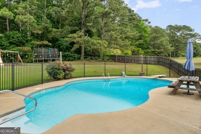 122 Crescent Drive, Newnan, GA 30265