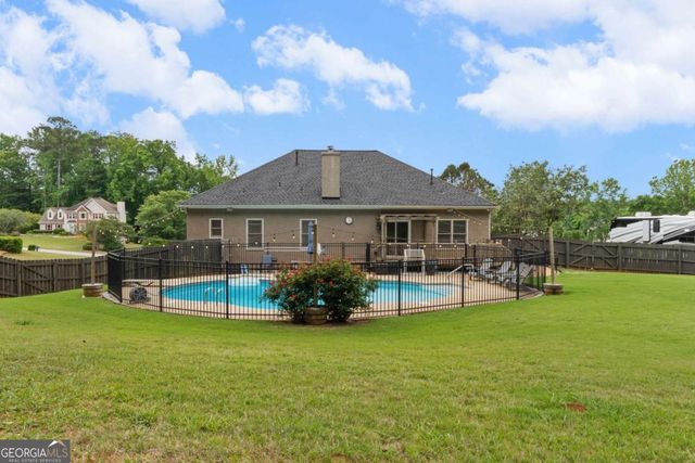 122 Crescent Drive, Newnan, GA 30265