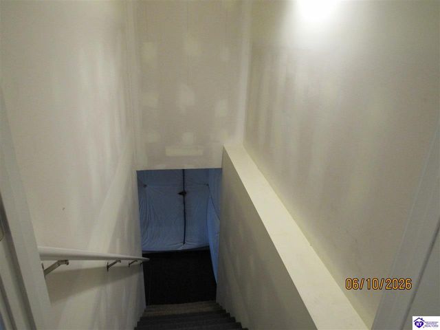 521 Winding Creek Court, Elizabethtown, KY 42701