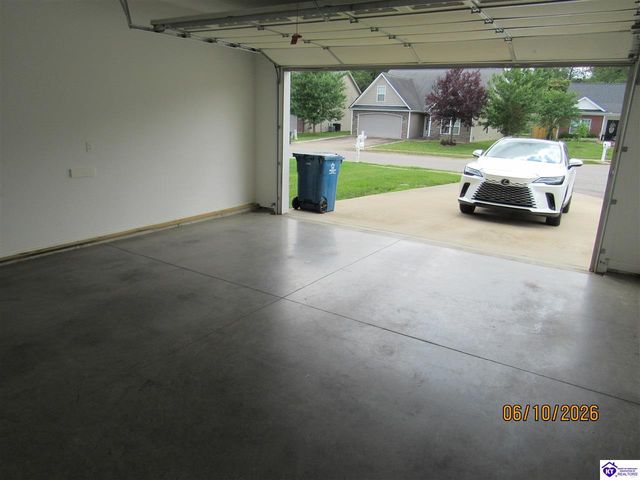 521 Winding Creek Court, Elizabethtown, KY 42701