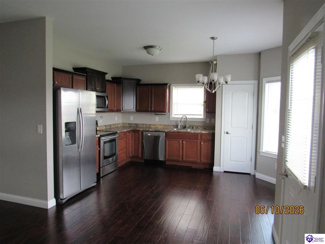 521 Winding Creek Court, Elizabethtown, KY 42701
