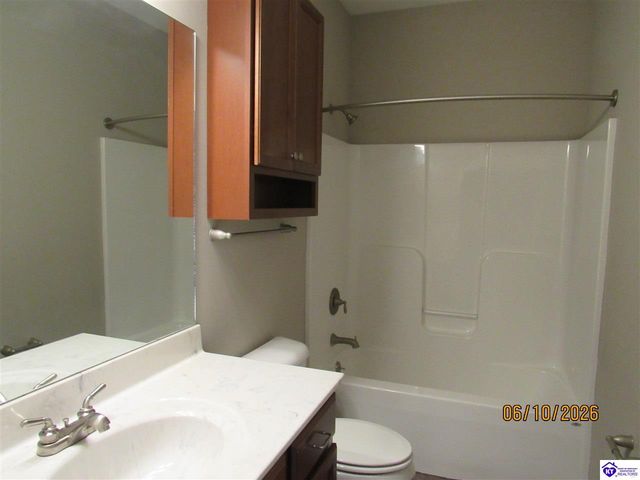 521 Winding Creek Court, Elizabethtown, KY 42701