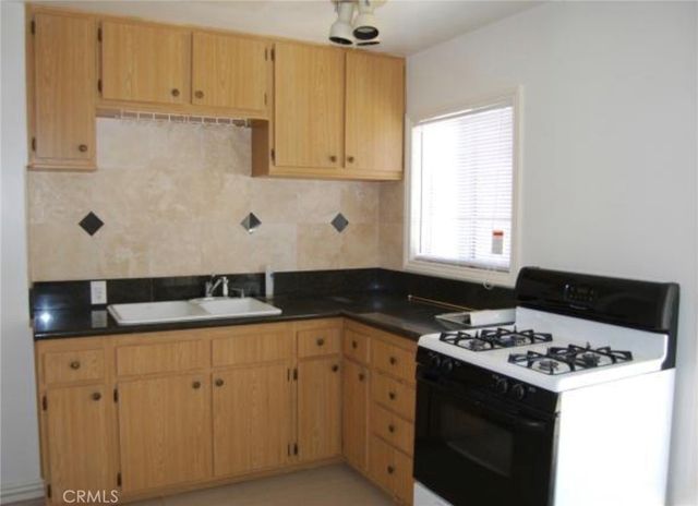 551 N Niagara, Burbank, CA 91505