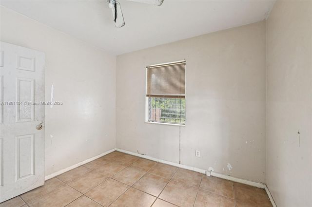 1043 NW 75th St, Miami, FL 33150