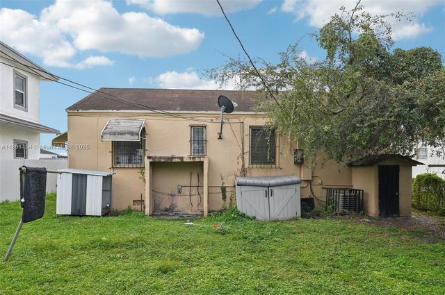 1043 NW 75th St, Miami, FL 33150