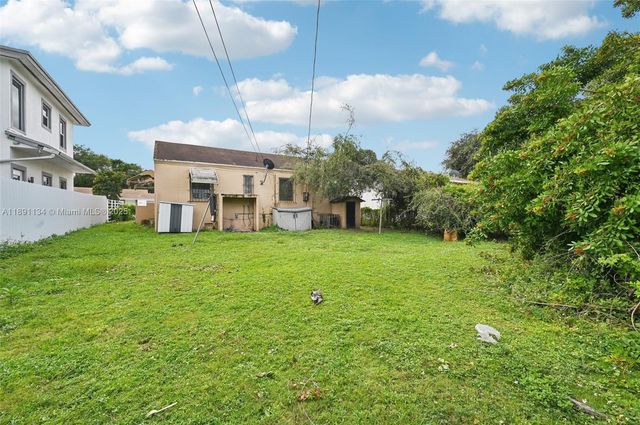 1043 NW 75th St, Miami, FL 33150