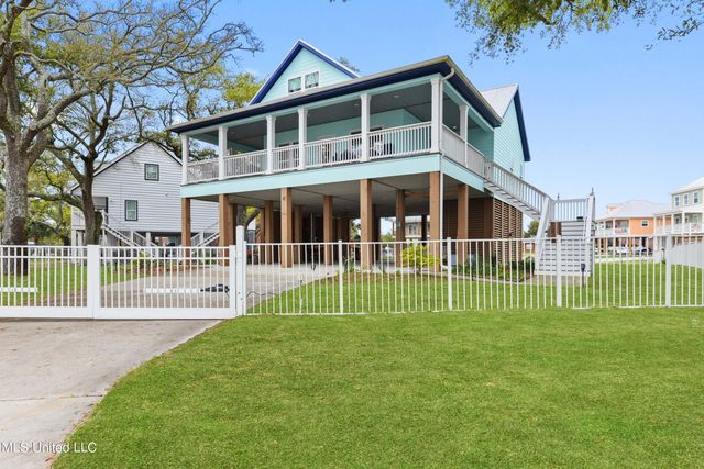 242 W Beach Boulevard, Long Beach, MS 39560