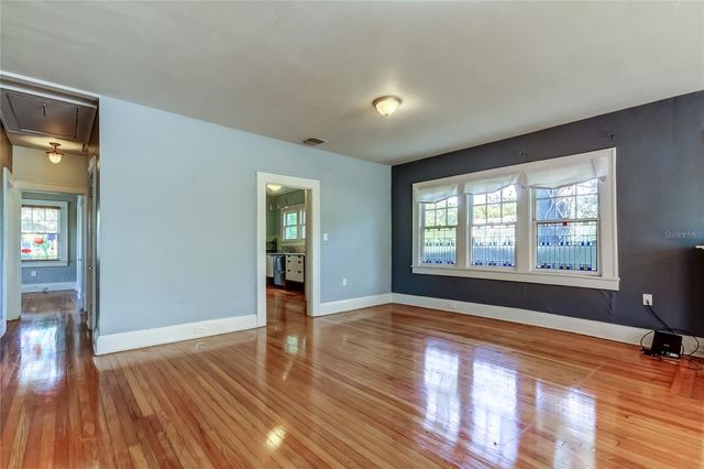 1004 E CRENSHAW STREET, Tampa, FL 33604