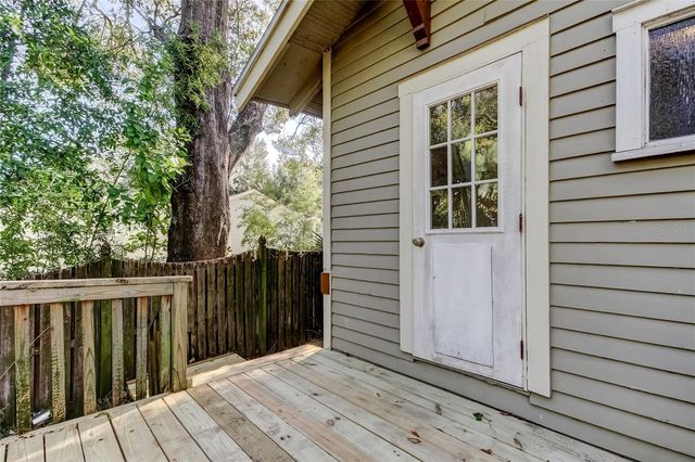 1004 E CRENSHAW STREET, Tampa, FL 33604