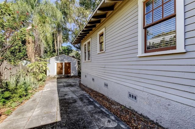 1004 E CRENSHAW STREET, Tampa, FL 33604