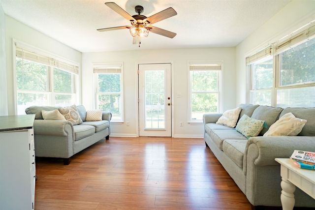 521 16th Ave. N, Surfside Beach, SC 29575