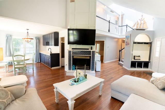 521 16th Ave. N, Surfside Beach, SC 29575