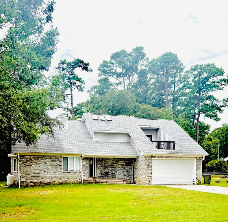 521 16th Ave. N, Surfside Beach, SC 29575