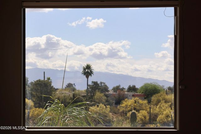 5148 N Louis River Way, Tucson, AZ 85718