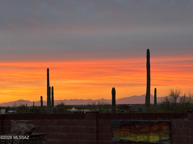 5148 N Louis River Way, Tucson, AZ 85718