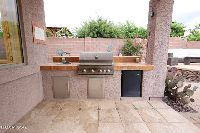 5148 N Louis River Way, Tucson, AZ 85718