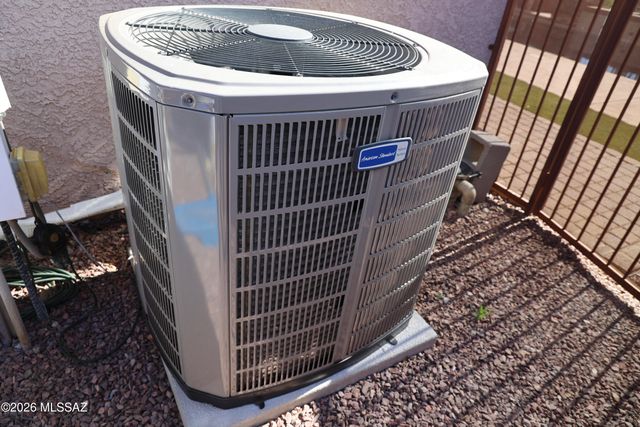 5148 N Louis River Way, Tucson, AZ 85718